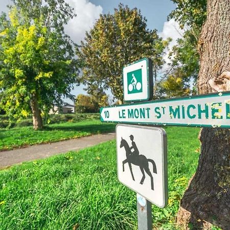 La Parenthese Amoureuse Pontorson Exterior photo
